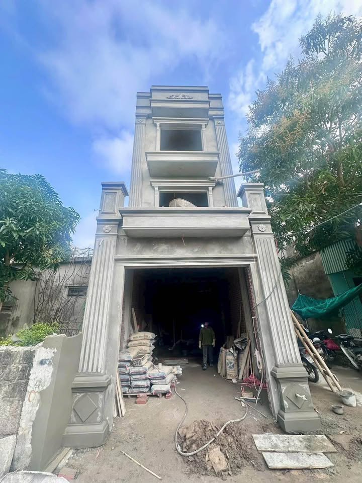 Nhà 3 tầng Phú Xuân 56m² giá 2 tỷ - Ô tô để trong nhà