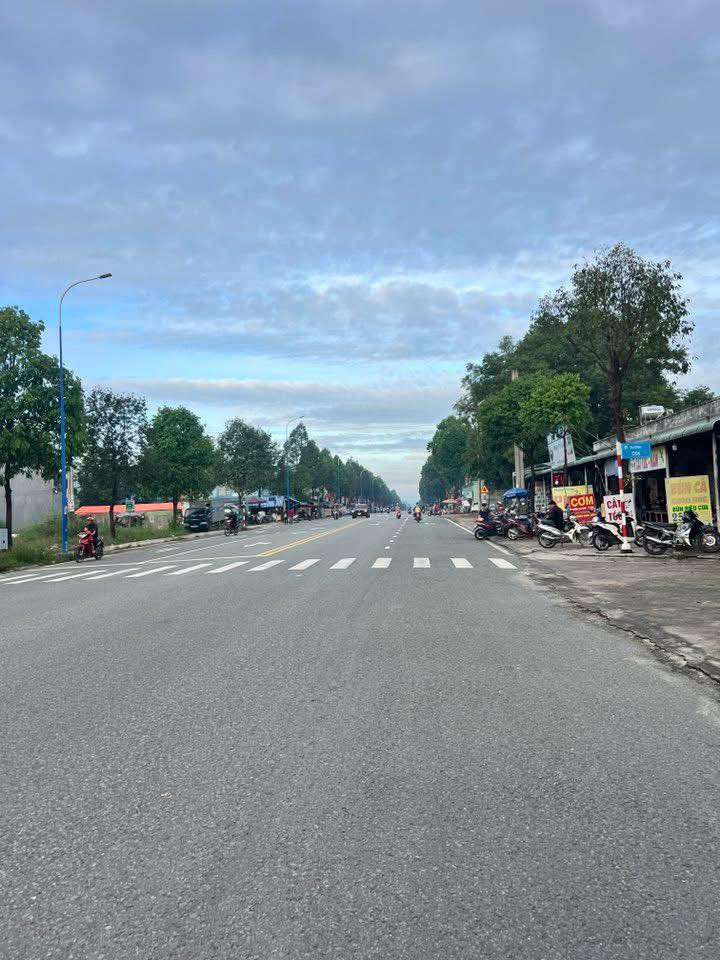 FrontHouse Bến Cát 150m² giá 2.4 tỷ - Chính chủ cần bán gấp!