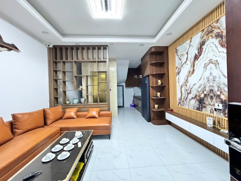 Nhà phố Tây Trà, Lĩnh Nam, 48m² giá 9 tỷ - Sẵn sàng giao dịch ngay!