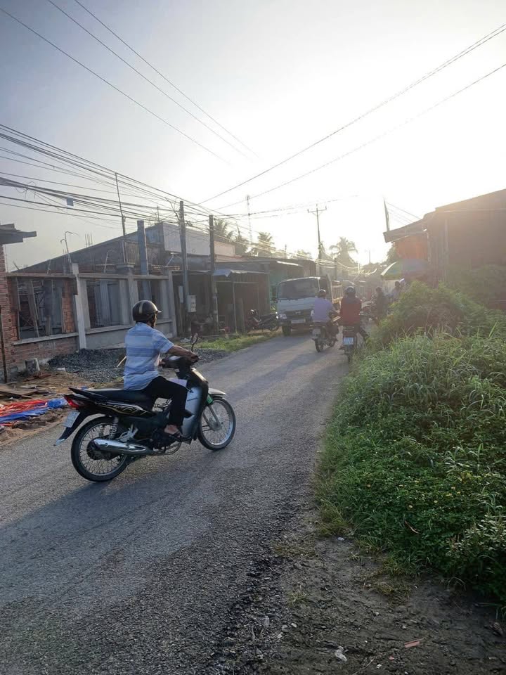 Nhà mặt tiền đường Liên Xã Vĩnh Thành 171.9m² giá chỉ 1.1 tỷ - Kinh doanh sầm uất!