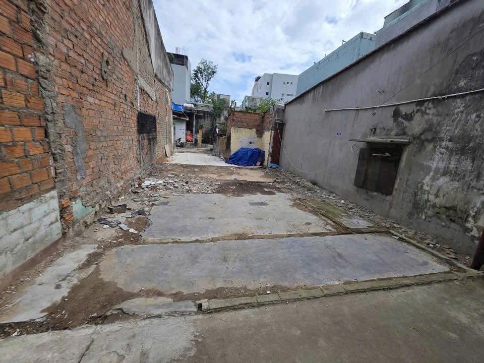 Lô đất hẻm Cạn đường Hoàng Văn Thụ, Quy Nhơn 47m² giá 2.45 tỷ - Vị trí đắc địa, an ninh tốt!