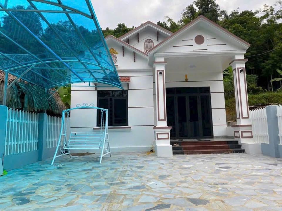 Nhà mái thái tại Thôn Bản Tuỳ, 240m² chỉ 1.5 tỷ - Ô tô vào tận cửa!