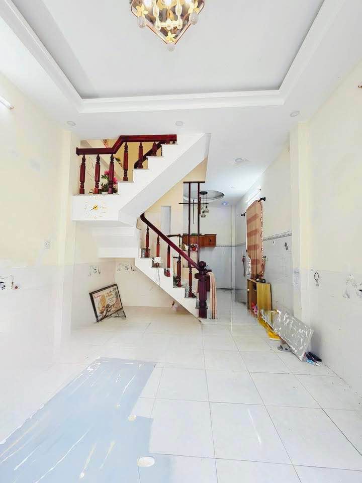 Nhà phố hẻm Nguyễn Văn Cừ, 40m² giá 3 tỷ - Cơ hội tuyệt vời cho gia đình!