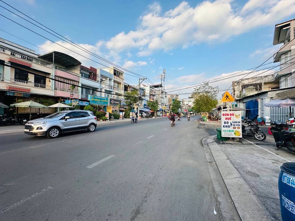 Nhà mặt tiền đường Man Thiện - 143m² - Kinh doanh đa ngành nghề, giá 18.5 tỷ!