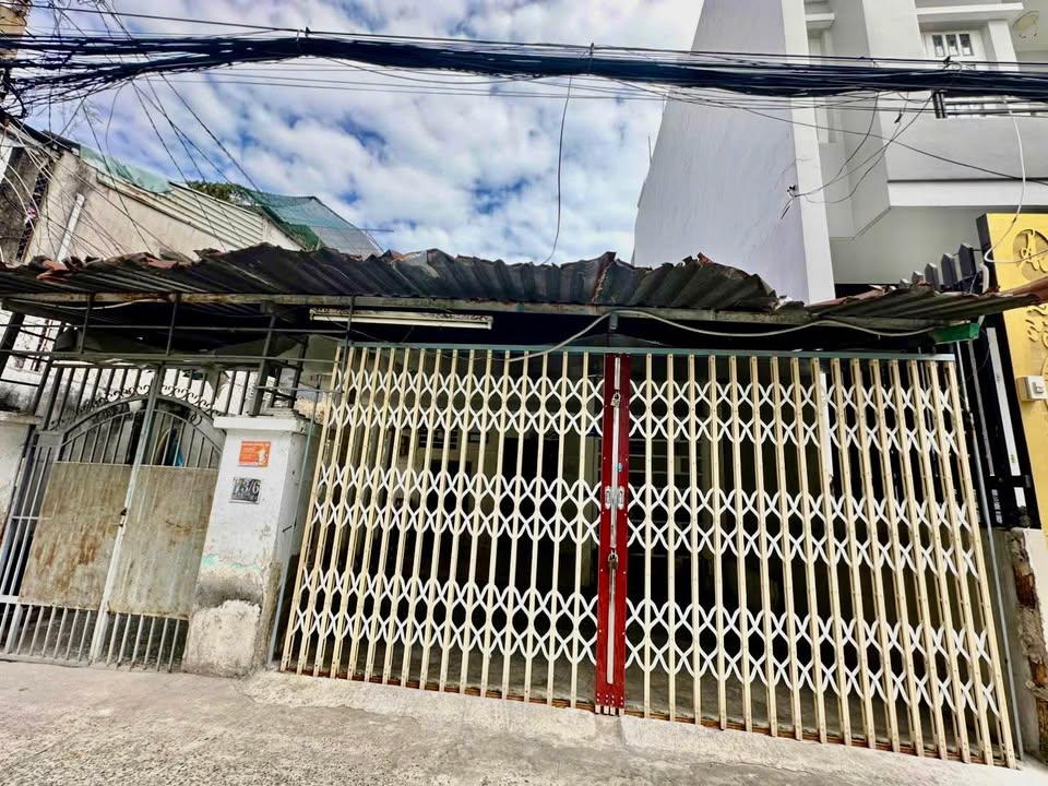 Nhà riêng tại ĐH Marketing, Quận 7, 131m² - Lô góc, xây mới tự do!