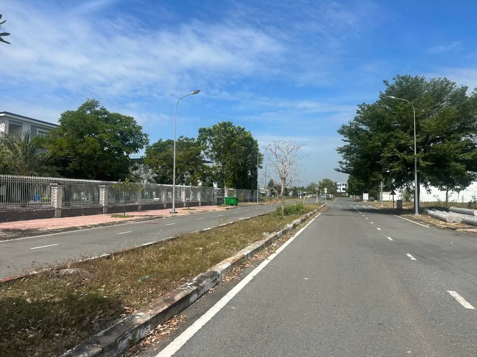 Đất nền khu AEON Tân An 189m² giá 6.99 tỷ - Lô góc 2 mặt tiền hiếm có!