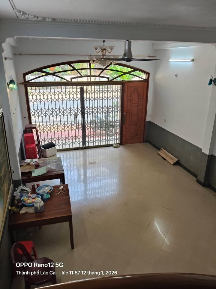 Nhà 3 tầng đường Lê Thanh, 100m² - Cần bán gấp, giá thương lượng!