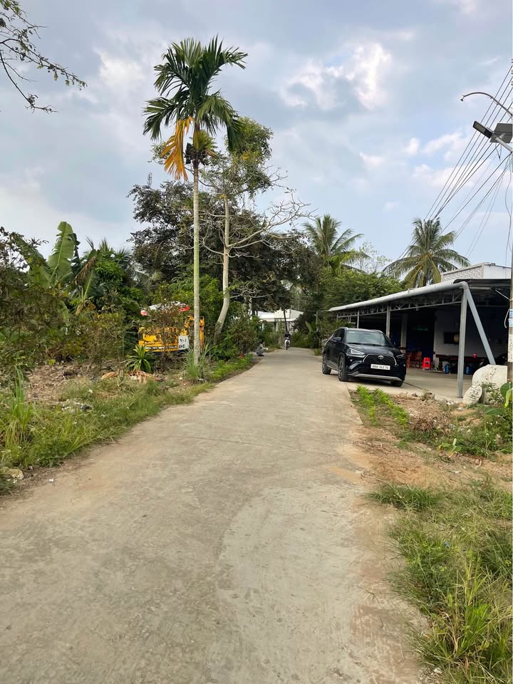 Đất nền 6300m² mặt tiền đường Nguyễn Thị Định - Giá chỉ 3.999 tỷ, thương lượng!