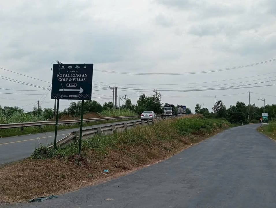 Đất 2 mặt tiền Huyện Đức Hòa 10.450m² - Gần sân Golf Royal Long An