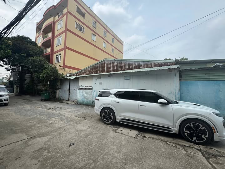 Bán xưởng/kho Bà Điểm Hóc Môn 400m² giá 14 tỷ - Tiềm năng phát triển lớn!