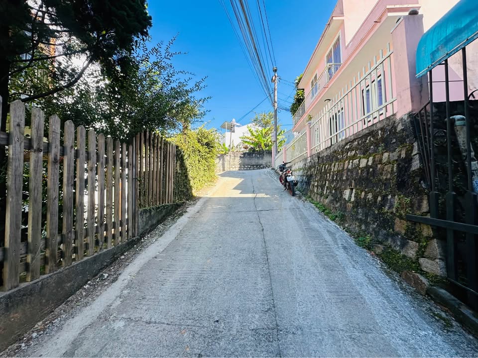 Nhà phố hẻm ô tô Cô Giang Đà Lạt 93m² giá 5.5 tỷ - Đầu tư sinh lời!