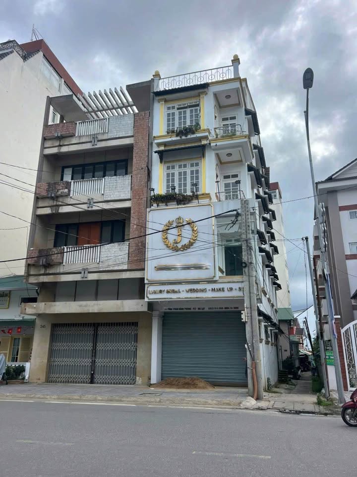 Nhà phố 2 mặt tiền Đà Lạt 92m² giá 23.5 tỷ - Đầu tư sinh lời bền vững!