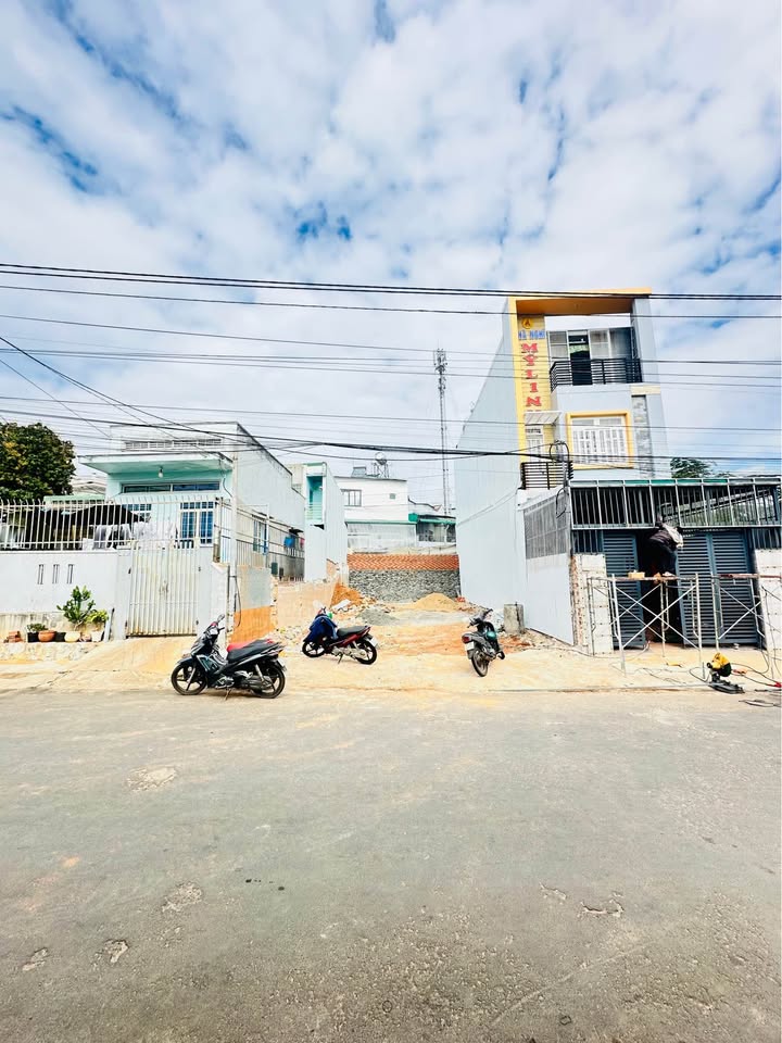 Đất nền mặt tiền Mạc Đĩnh Chi, 208m², kinh doanh tốt - Giá chỉ 5.89 tỷ!