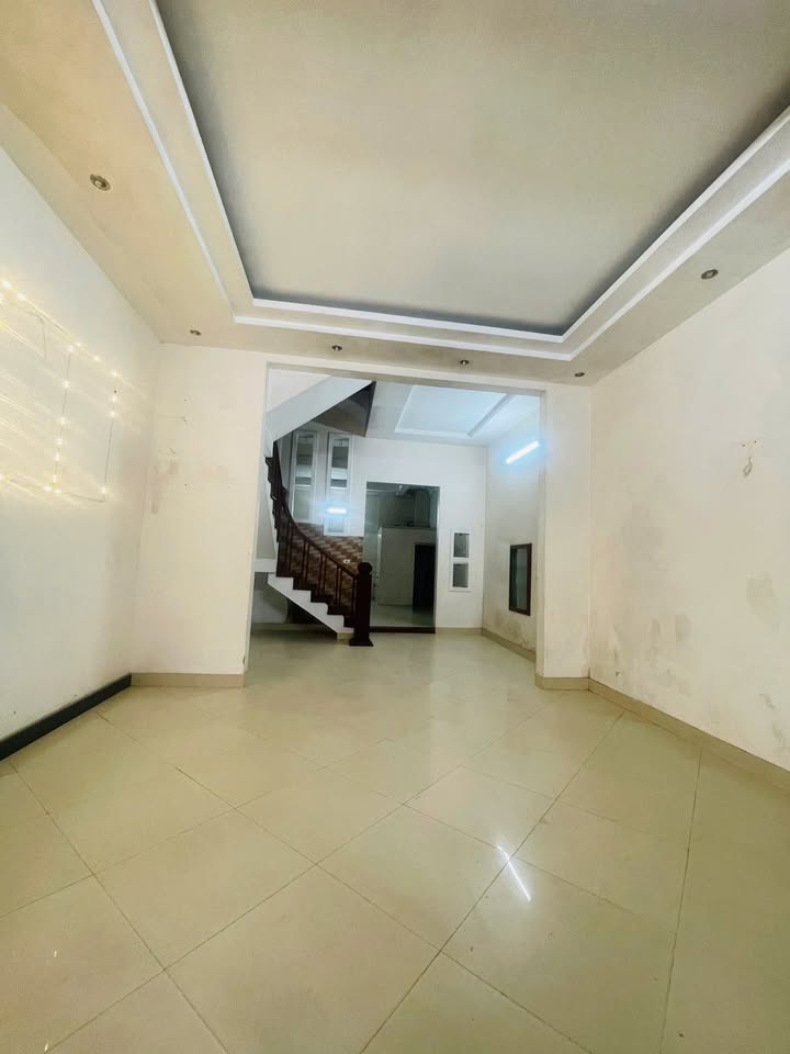 Nhà mặt đường Nguyễn Huy Tự, TP. Hà Tĩnh 93m² giá 6 tỷ - Cơ hội kinh doanh tuyệt vời!