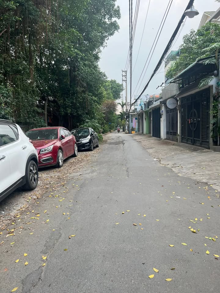 Nhà riêng 174m² tại Thủ Đức giá 6 tỷ - Hẻm xe hơi, không quy hoạch!