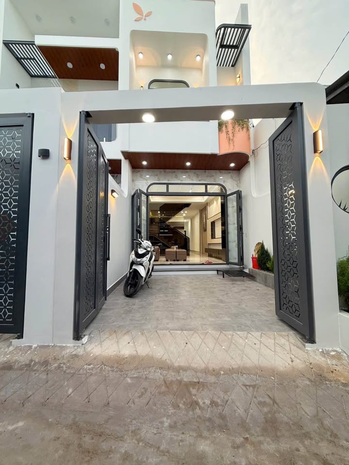 Nhà đẹp Phường 5 Mỹ Tho 86m² giá 2.68 tỷ - Tặng full nội thất sang trọng!