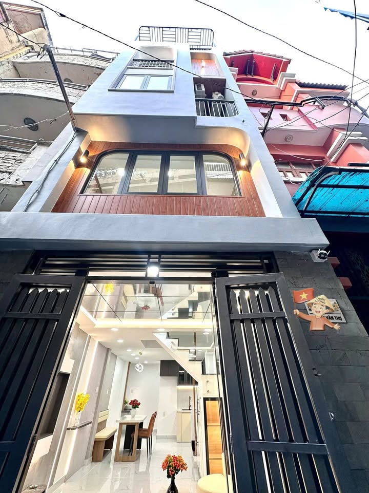 Nhà phố Hoàng Văn Thụ 34m² giá 8.68 tỷ - Nở hậu, 5 tầng BTCT!