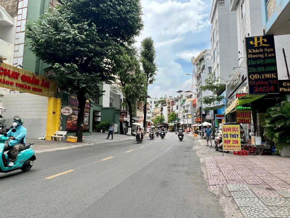 FrontHouse góc 2MT Nguyễn Thái Bình, Tân Bình 190m² giá 42 tỷ - Cơ hội đầu tư hiếm có!