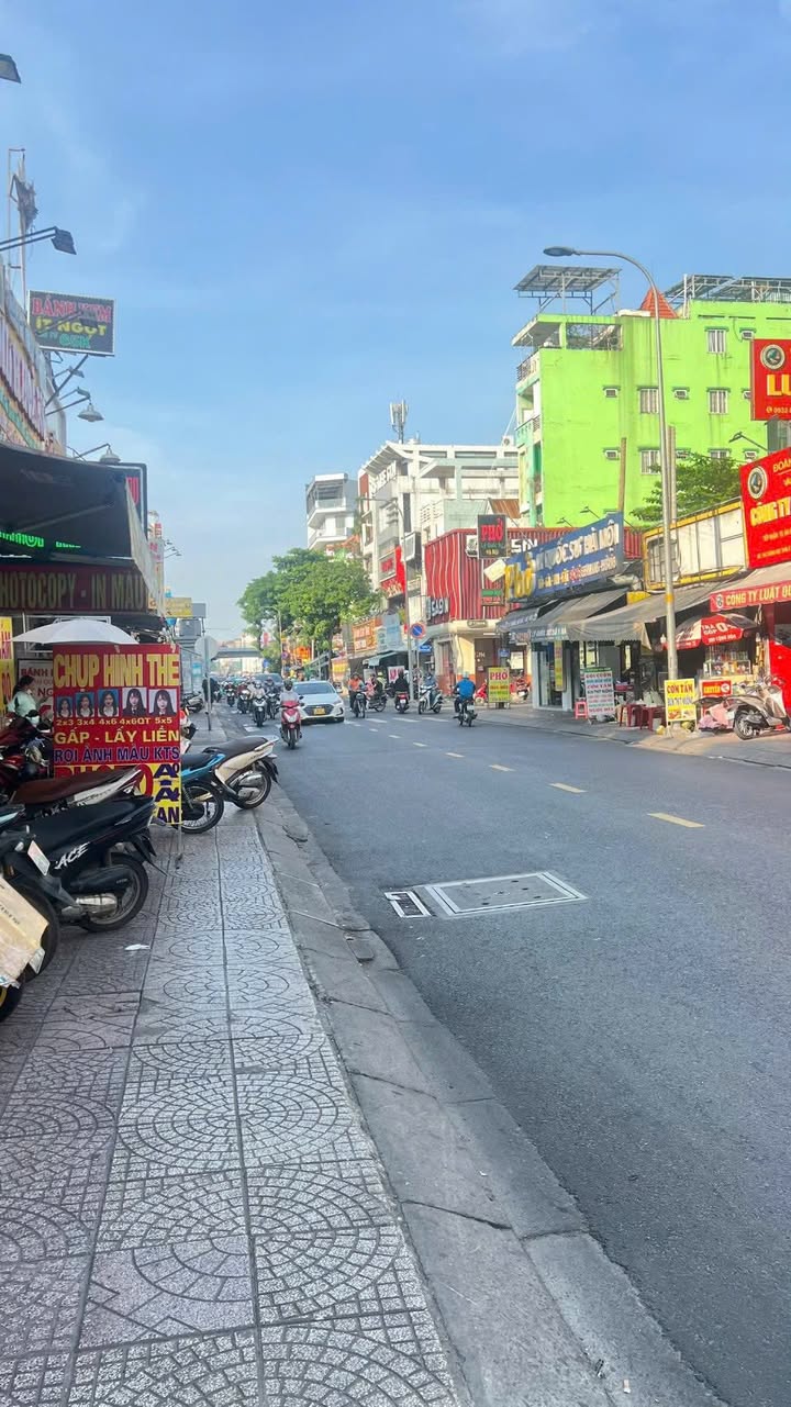 FrontHouse mặt tiền Hoàng Hoa Thám, Tân Bình, 188m² giá 46 tỷ - Đầu tư sinh lời ngay!