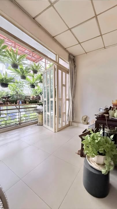 Nhà mặt tiền đường Tân Phú 84m² giá 9 tỷ - Kinh doanh sầm uất!