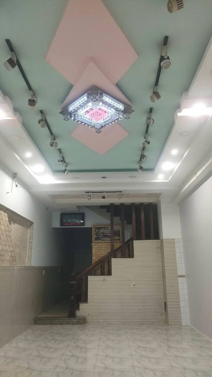 Nhà cho thuê tại Chợ Sông Mây, 5 phòng ngủ - Phù hợp cho chuyên gia