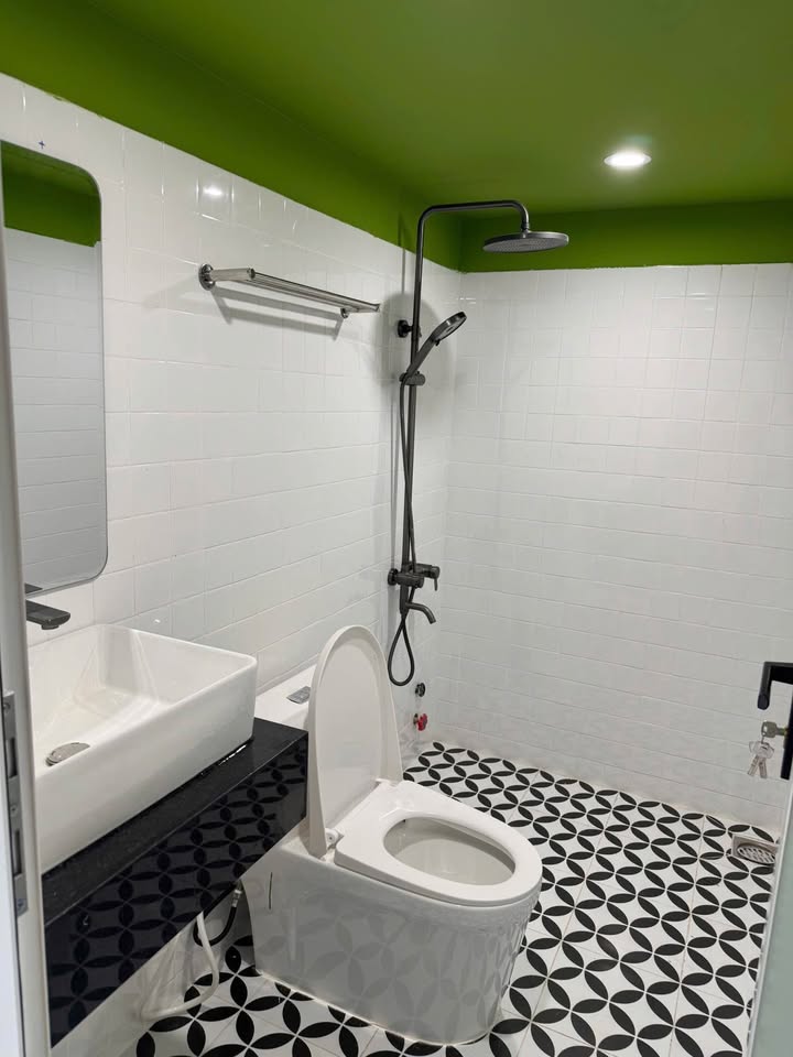 Căn hộ dịch vụ Làng Đại học Dĩ An 300m² giá 18.5 tỷ - Đầu tư sinh lời hấp dẫn!