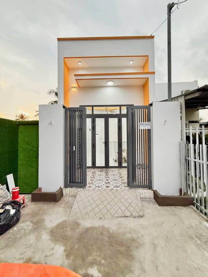 Nhà trệt mới xây hẻm 115 CMT8 - 60m² giá 1.68 tỷ - Gần chợ Bình Thủy!