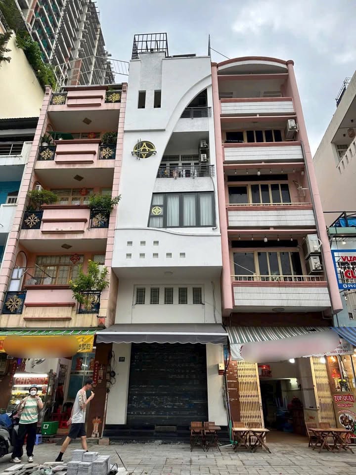 FrontHouse đường Huỳnh Văn Bánh, quận Phú Nhuận 120m² giá 9 tỷ - Đầu tư sinh lời ngay!
