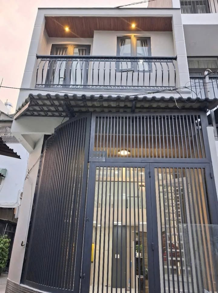 Nhà Trần Văn Cẩn, Tân Phú, 28m², Giá 3.5 tỷ - Hiếm có khó tìm!