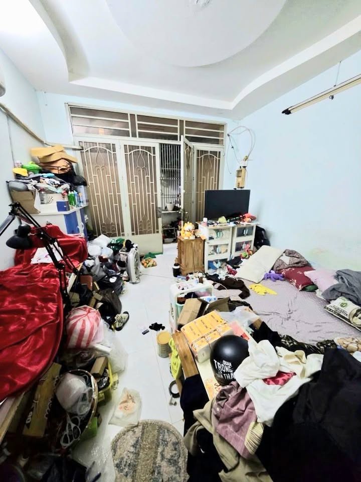 Nhà Tân Hòa Đông, Quận 6, 36m² giá 4.25 tỷ - Sát mặt tiền, tiện ích đầy đủ!