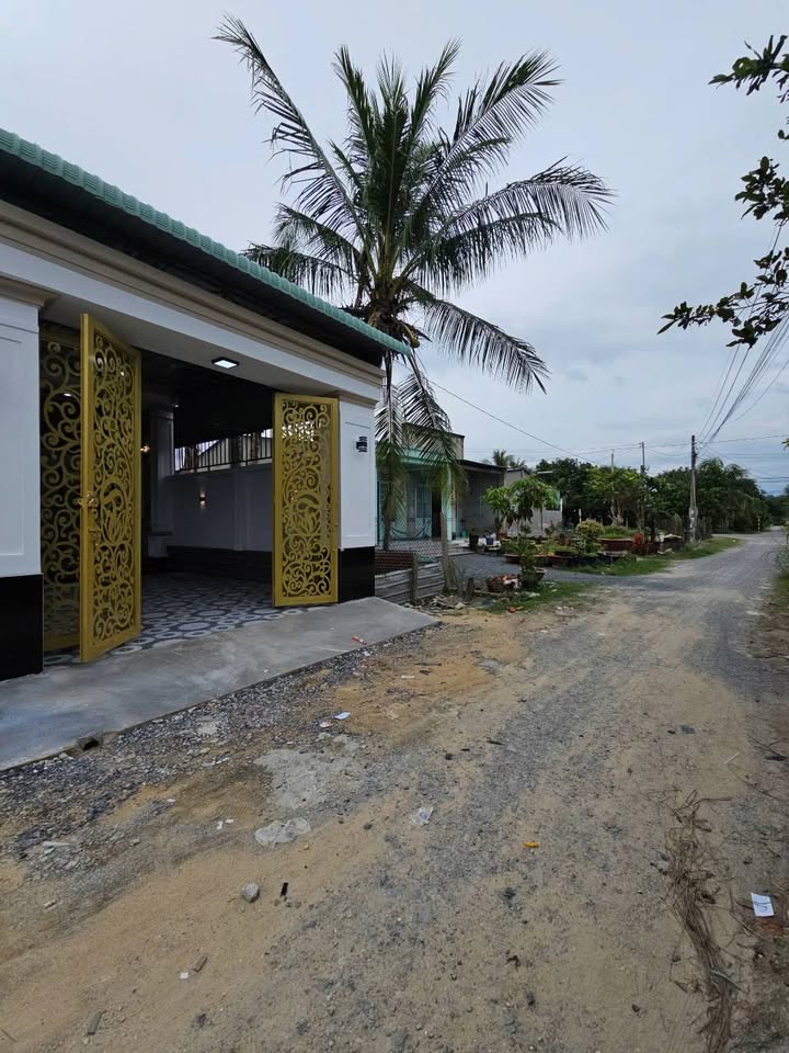 Nhà mới hoàn thiện tại Phường Ninh Thạnh, Tây Ninh 160m² giá 1.38 tỷ - Tặng nội thất đầy đủ!