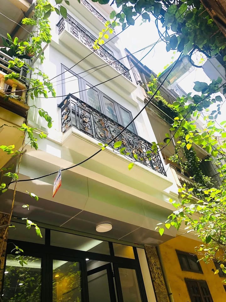 Nhà đẹp Quan Nhân, Thanh Xuân 35m² giá 8 tỷ - Full nội thất, sẵn sàng ở ngay!