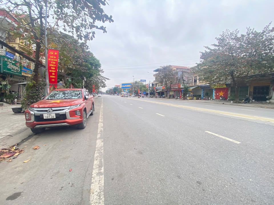 Đất mặt tiền Đại Lộ Hùng Vương, Phường Thanh Miếu, 108m² giá 9 tỷ - Kinh doanh thuận lợi!