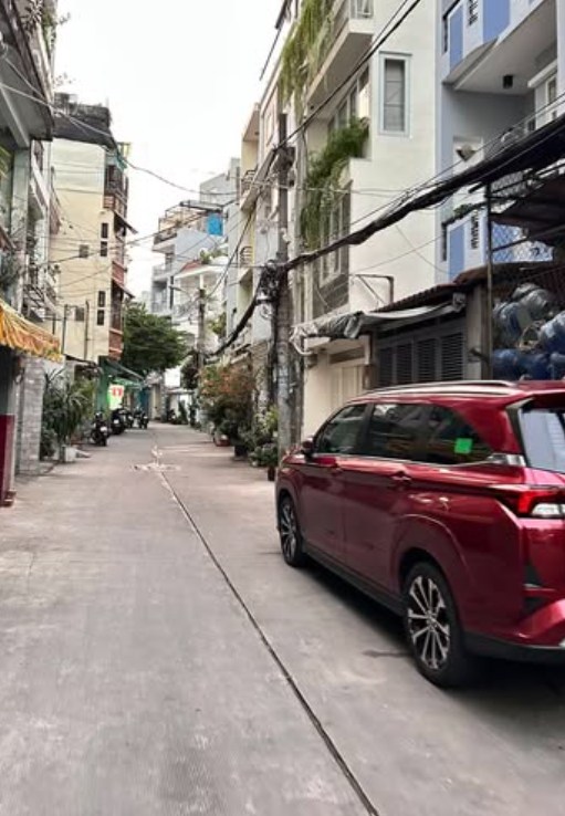 Nhà 2 tầng Tô Ngọc Vân Thủ Đức 72m² chỉ 6.5 tỷ - Hẻm xe hơi thoáng mát!