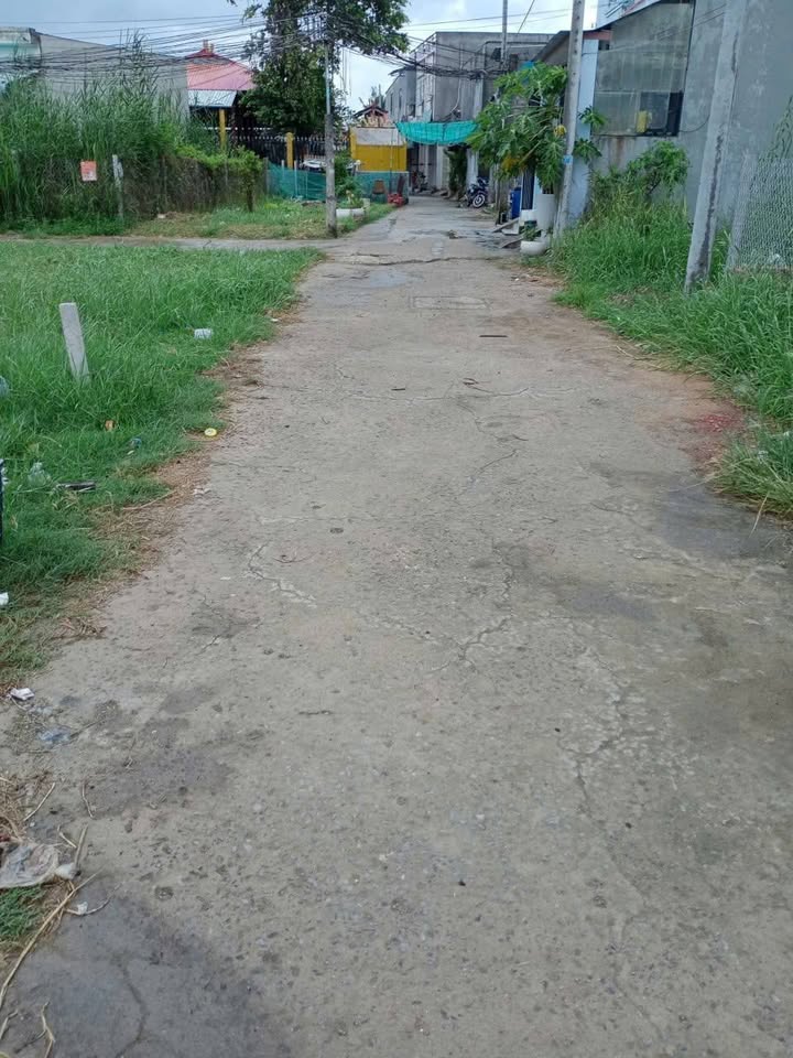 Nhà cấp 4 Khu Dân Cư Long Hậu 100m² giá 2.35 tỷ - Sổ hồng riêng, hoàn công!