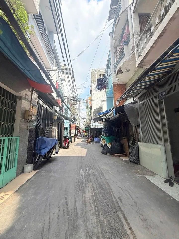 Nhà hẻm xe hơi Nguyễn Tất Thành Q4 29m² giá 4,6 tỷ - Sẵn sàng vào ở!