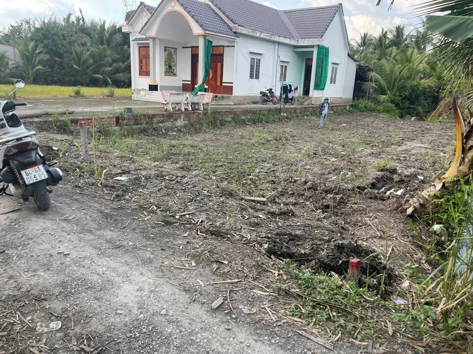 Đất nền Hòa Lộc, Tam Bình, 270m² chỉ 220 triệu - Cơ hội đầu tư lý tưởng!