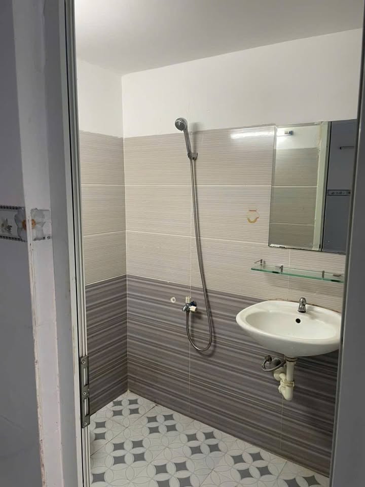 Phòng trọ cho thuê đường 23 Tháng 10 Nha Trang 35m² giá 1.8 triệu - Gần nhà hàng đập nước