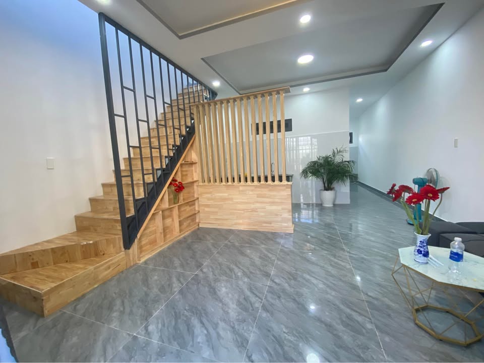 Nhà đẹp đường Lữ Gia, Đà Lạt 70m² giá 2.85 tỷ - Sổ hồng chính chủ!