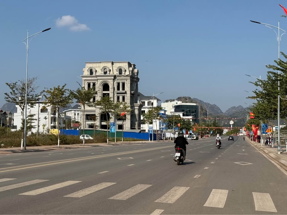 Đất mặt tiền đường 31m, TP Sơn La - Diện tích 322m² giá 6 tỷ - Đầu tư sinh lời ngay!