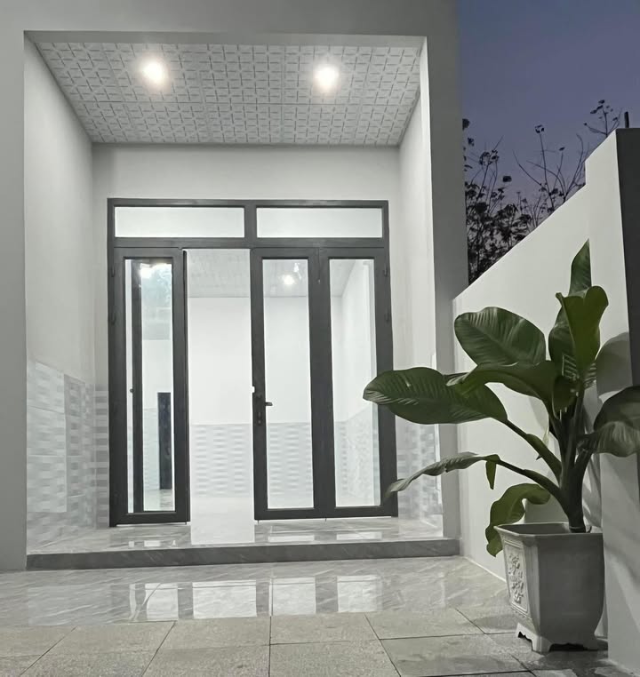 Nhà mới xây Ấp Hội Phú, Xã Tân Hội 180m² giá 690 triệu - Sổ đỏ công chứng ngay!