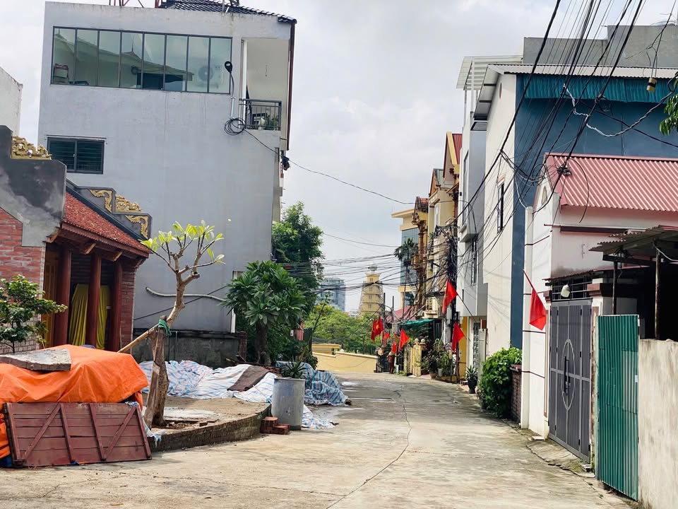 Biệt thự sân vườn 264m² Phường 9, Quận 5 - Nhìn thẳng ra cầu Vàng!