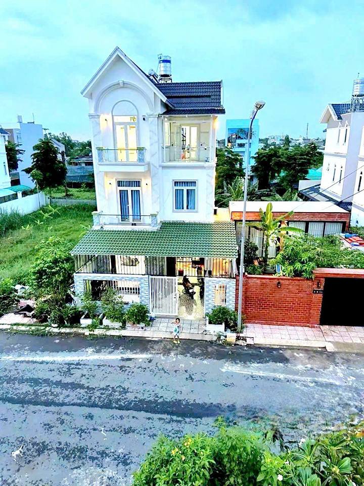 Biệt thự Townhouse KĐT Năm Sao Five Star Bình Chánh 127m² giá 4.8 tỷ - Thiết kế sang trọng!