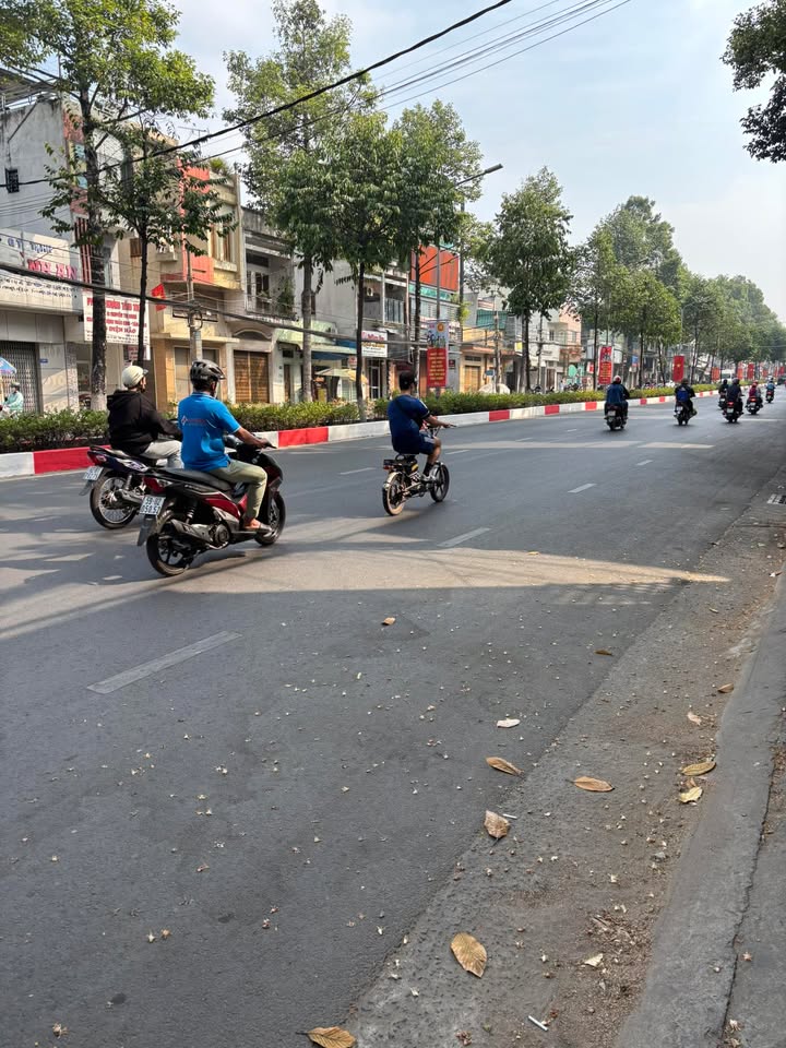 Bán nhà mặt tiền đường Nguyễn Ái Quốc, Biên Hòa - 128m² giá 13.99 tỷ - Vị trí đắc địa!