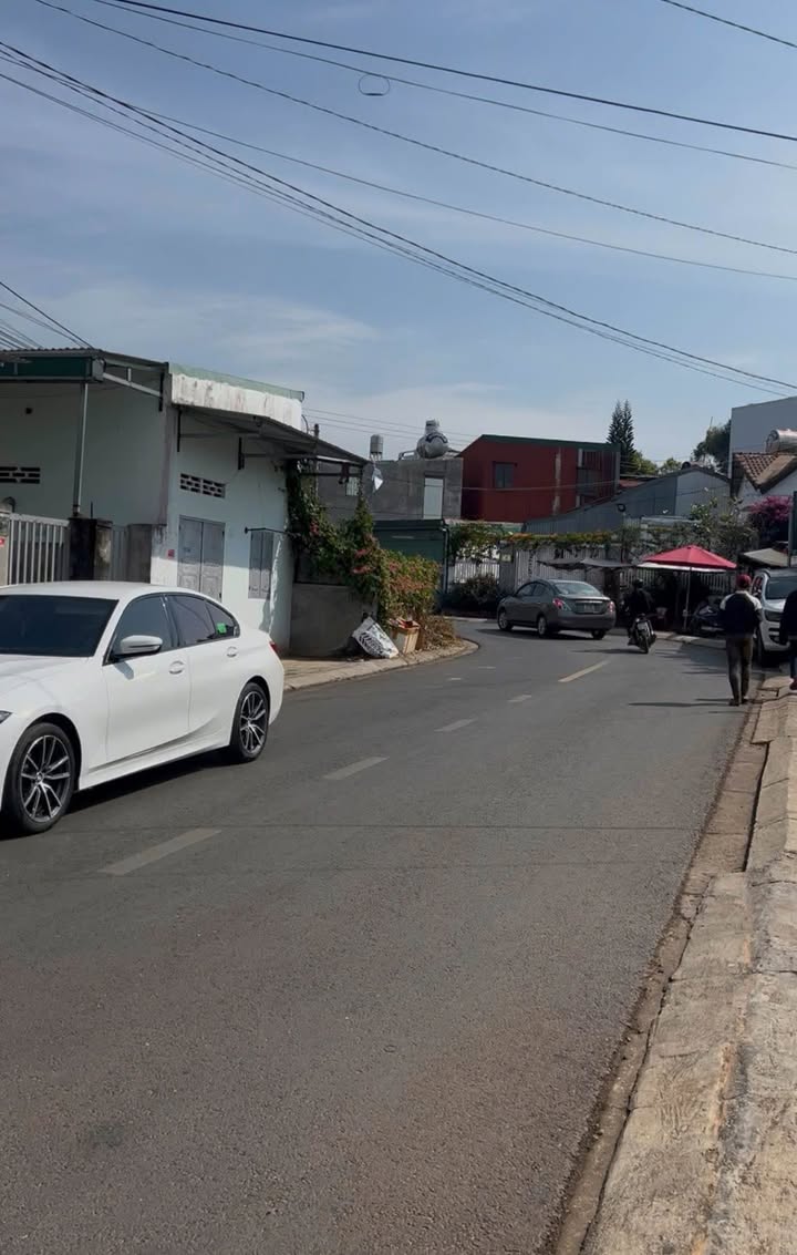 Nhà 1 Lầu Mặt Tiền Trịnh Công Sơn 125m² giá 7.2 tỷ - Thiết kế hiện đại, gần khu sinh thái!