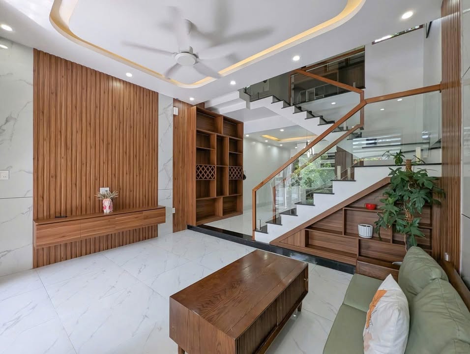 Nhà 5 tầng Tây Mỗ 32m² giá 6 tỷ - Ô tô đỗ cửa, sẵn sàng vào ở!