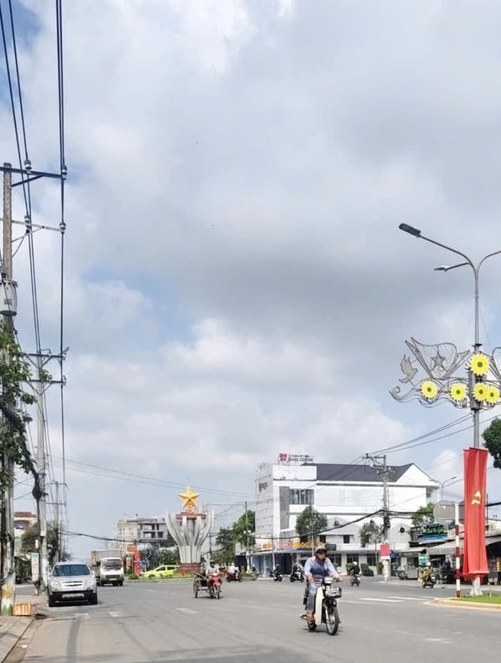 Nhà mặt tiền kinh doanh Đường Phú Lợi, Sóc Trăng 90m² - Vị trí đắc địa cho đầu tư!