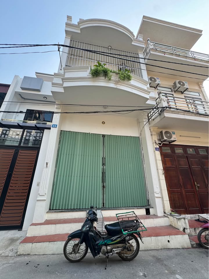 Nhà 2 tầng Tân Thành Ninh Bình 56,2m² giá 3 tỷ - Ô tô tránh nhau ngay cửa