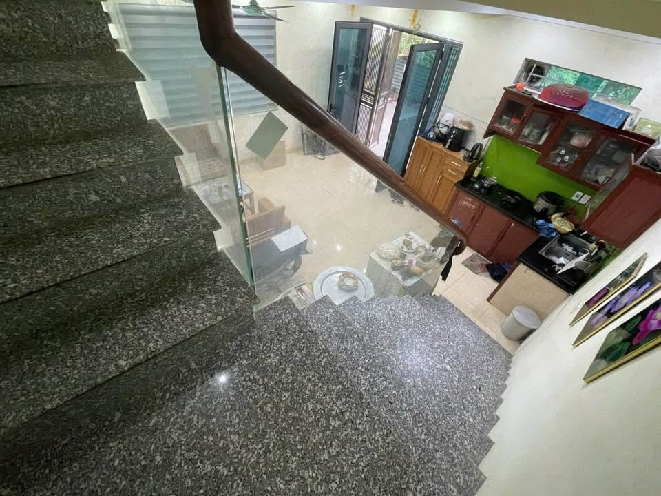 Nhà riêng ngõ 282 Định Công Hạ 32m² giá 3.1 tỷ - Lô góc thoáng sáng!