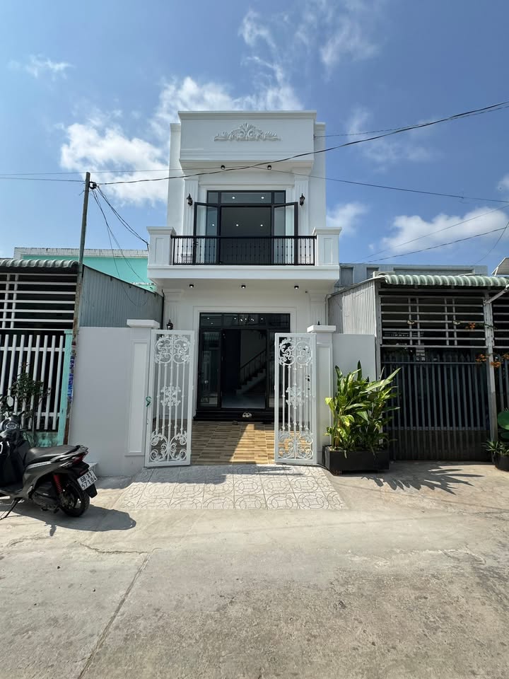 Nhà hẻm ô tô đường Lộ Liên Hương, Rạch Giá, 85m² giá 1.99 tỷ - Sẵn sàng ở ngay!